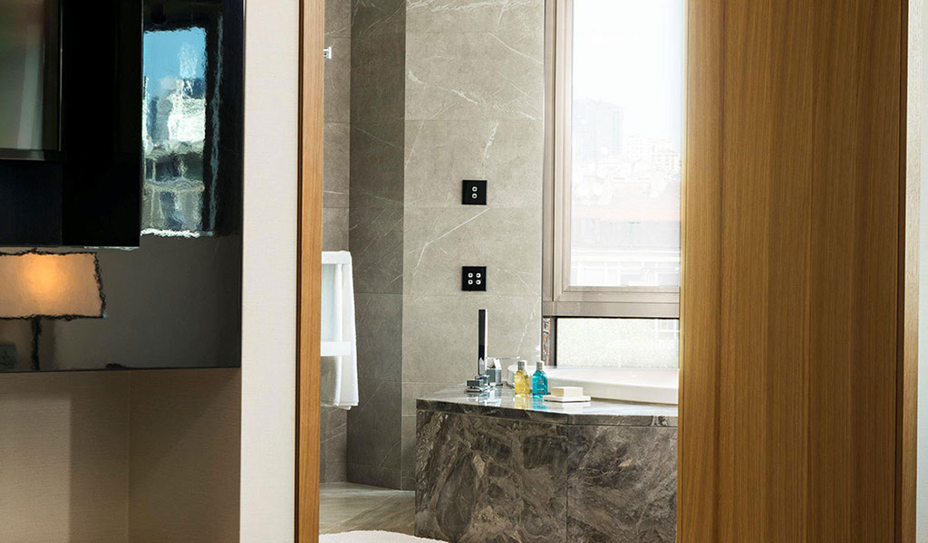 Jacuzzi Suite at Swissotel The Bosphorus