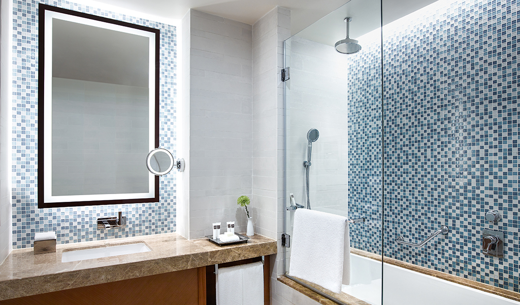 Deluxe Twin Room at Swissotel Al Ghurair